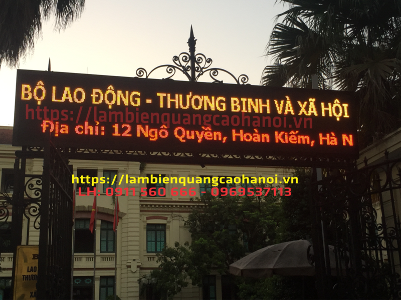 Biển Hiệu LED Ma Trận Chạy Chữ: Cấu Tạo Và Bí Quyết Thi Công 8 Biển Hiệu LED Ma Trận Chạy Chữ