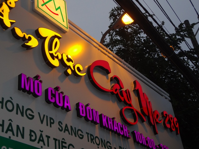 Bảng Hiệu Mica Công Ty Tại Hà Nội Quy Cách & Kinh Nghiệm Lắp Đặt (6)