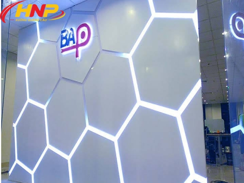 Backdrop Lễ Tân Alu Theo Yêu Cầu, Bền Đẹp Và Dễ Nhận Diện 14 backdrop lễ tân alu