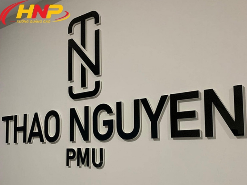 backdrop lễ tân bằng mica