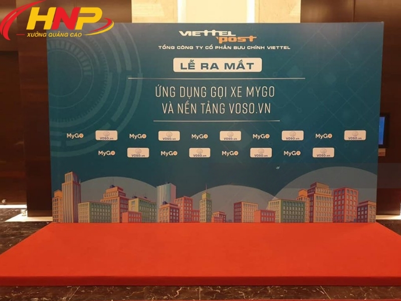 xưởng sản xuất backdrop lễ tân