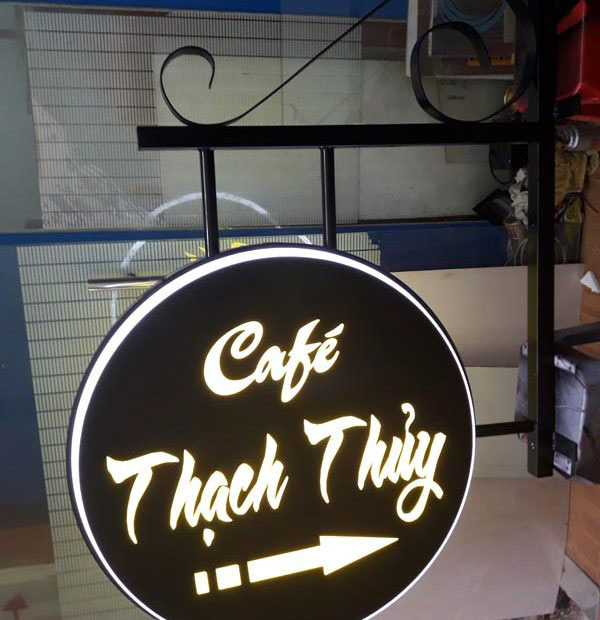 Báo Giá Biển Vẫy Cafe 2026: Thiết Kế Đẹp, Thi Công Trọn Gói 8 Báo Giá Biển Vẫy Cafe 2026 (1)