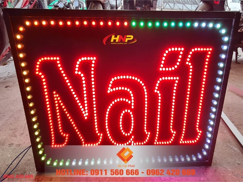 Biển hộp đèn vẫy cho cửa hàng phố nhỏ Hà Nội (2)