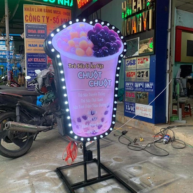 Kích Thước Biển Vẫy Trà Sữa (1)