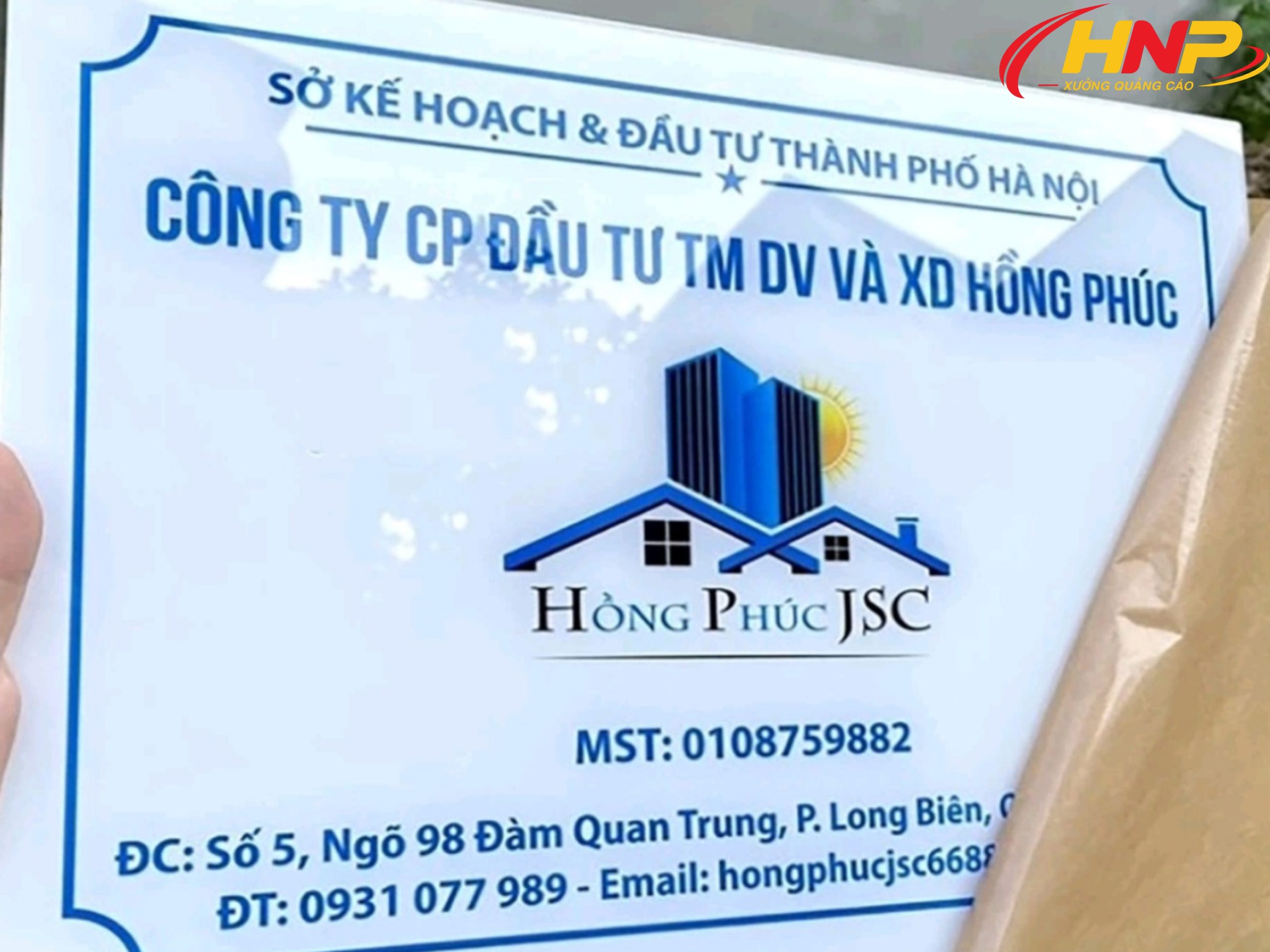Làm Biển Tên Công Ty Gắn Cửa Kính Văn Phòng Hà Nội (4)
