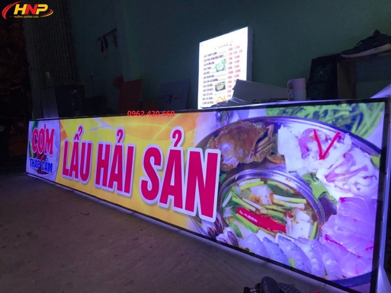 Mẫu biển hiệu cửa hàng có đèn Chọn ánh sáng đúng cách (2) 